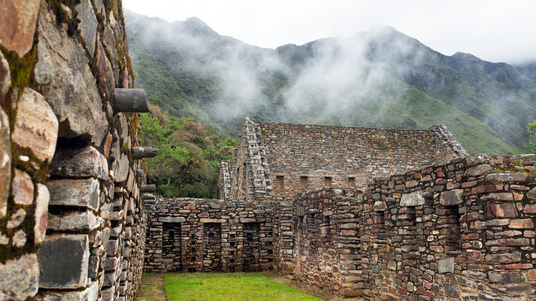 Stone structures at Choquequirao