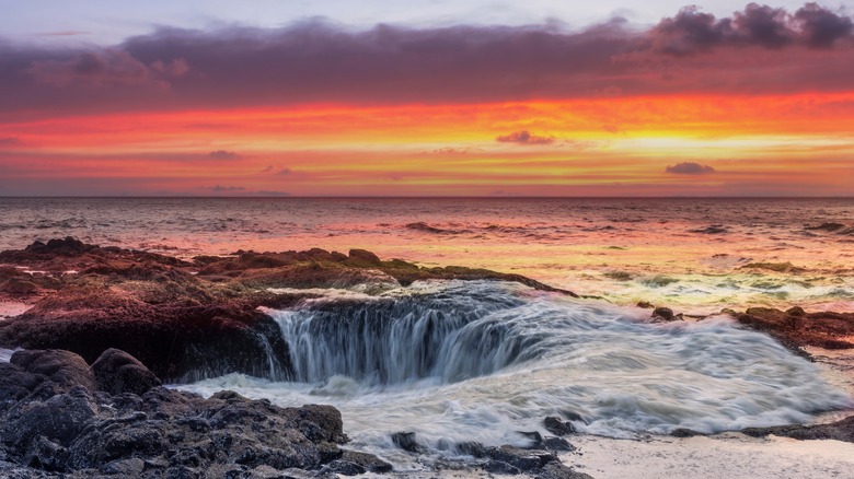 Thor's Well Yachats Oregon sunset