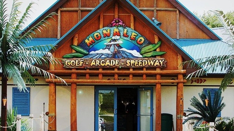 Front of arcade Lost Island Waterpark