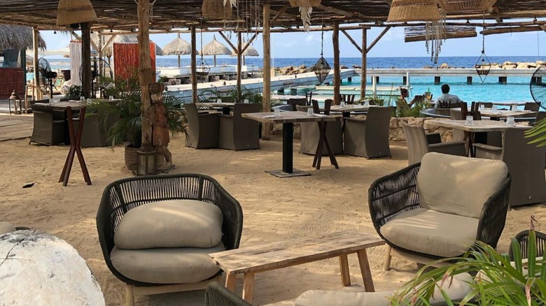 Mood Beach Restaurant