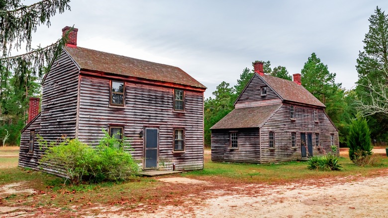 Abandonded homes in Batsto Village