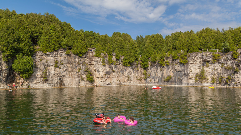 People swimming in Elora Quarry