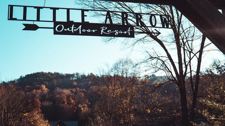 Little Arrow Outdoor Resort sign