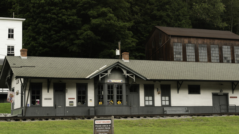 Cass train station