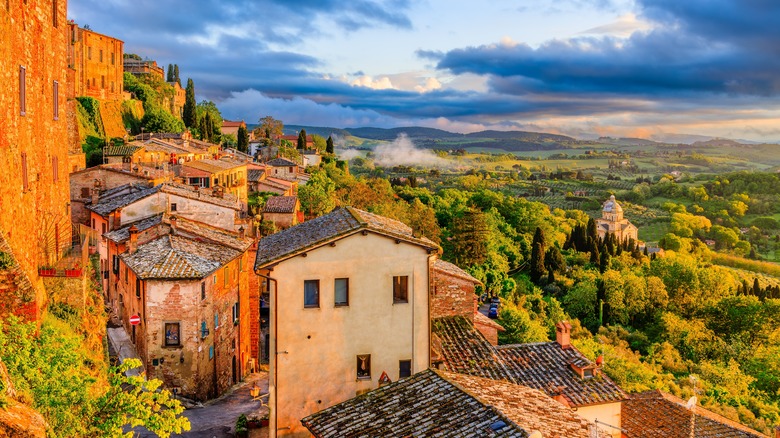 Montepulciano, Tuscany, wine country