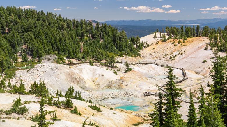 Geothermal pool of Bumpass Hell