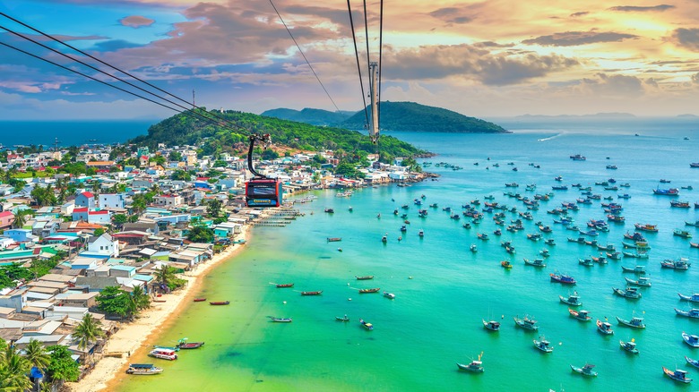 Cable car over Phu Quoc