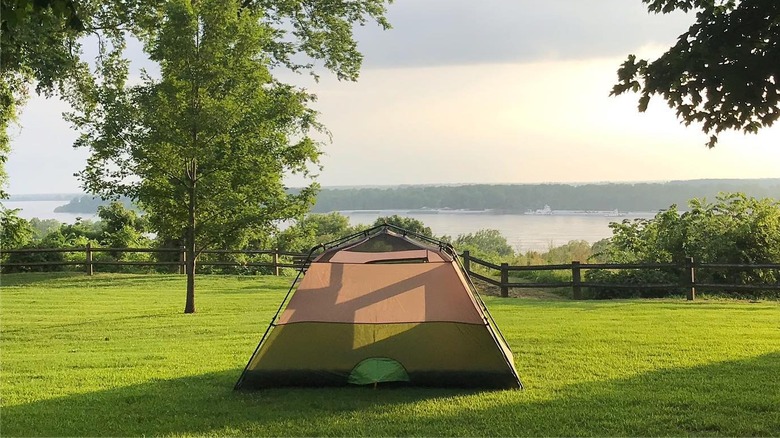 Tent in Columbus-Belmont Park