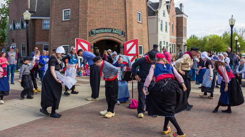 Pella's Tulip Time Festival participants