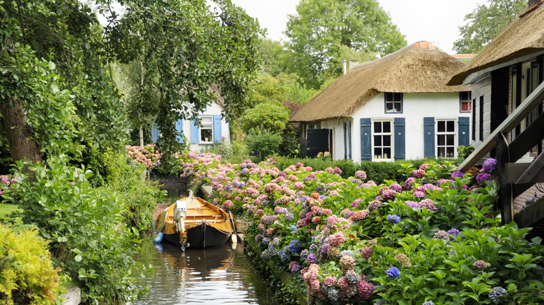 canal in Geithoorn Village