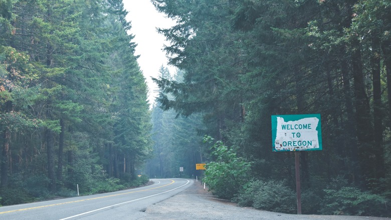 welcome to Oregon sign