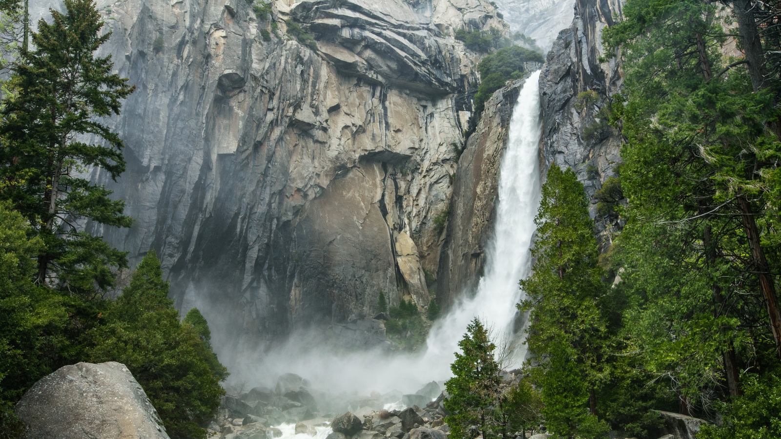 This Wheelchair Accessible Trail Is One Of The Best In Yosemite ...