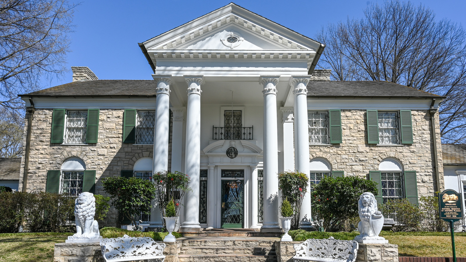 tips-for-making-the-most-of-your-time-at-elvis-famous-home-graceland