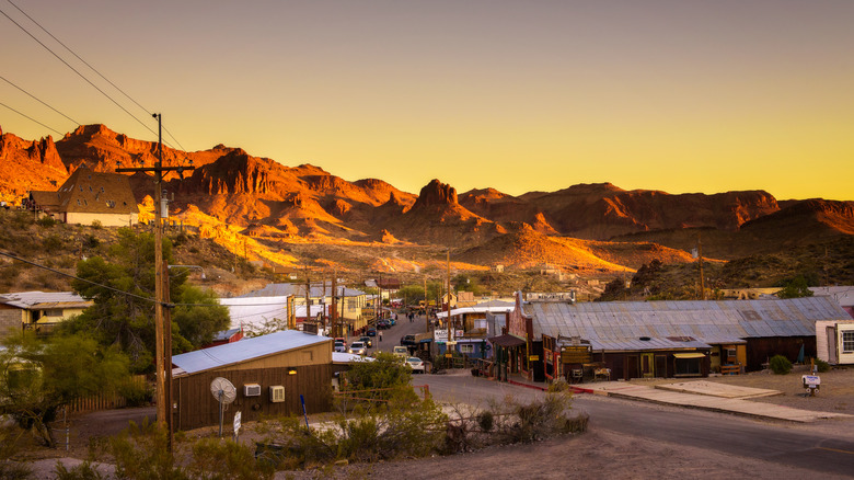 Landscape of Oatman and mountains