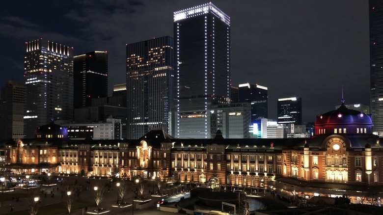 Tokyo Station full length of building