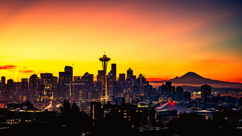 The Seattle skyline with Mount Rainier in the background at sunrise