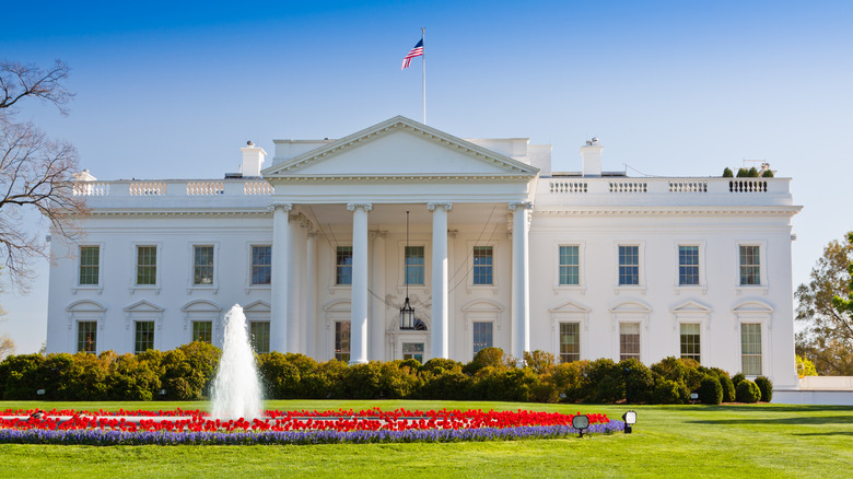 Front view of the White House Washington DC