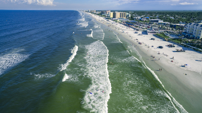 Consistent waves at New Smyrna