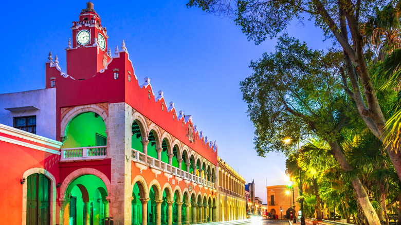 A street scene in Mérida