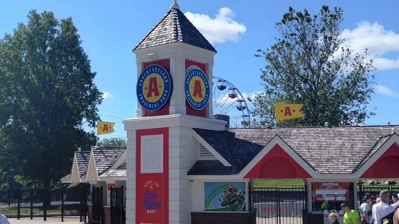 adventureland iowa entrance