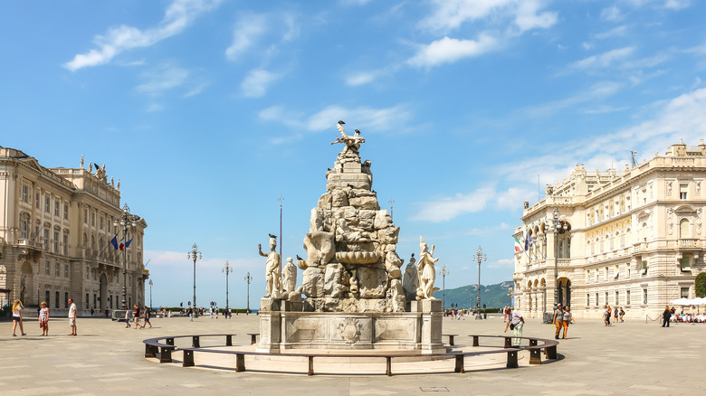  Fontana dei Quattro Continenti 