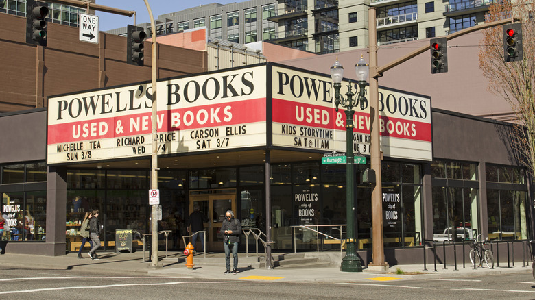 Powell's City Books Portland Oregon
