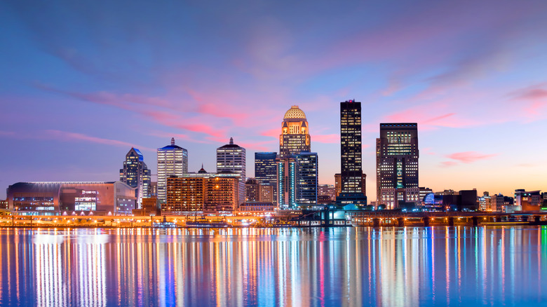 Louisville, Kentucky skyline