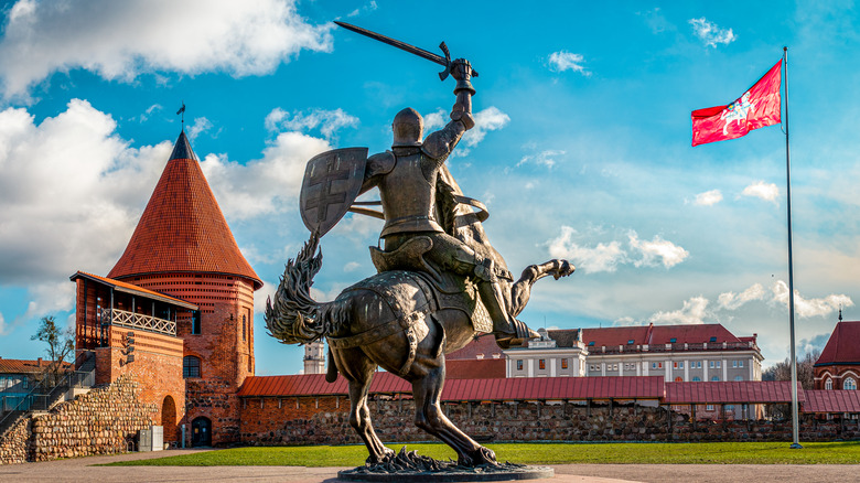 Statue in front of Kaunas Castle