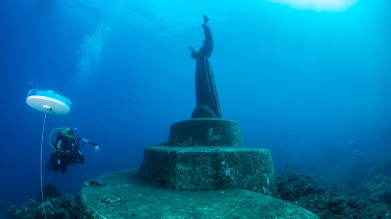 Christ of the Abyss statue