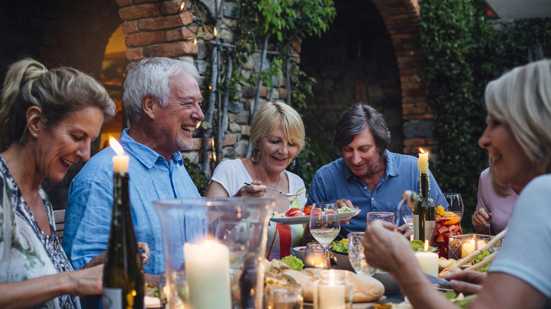 Group of Italians enjoying pranzo