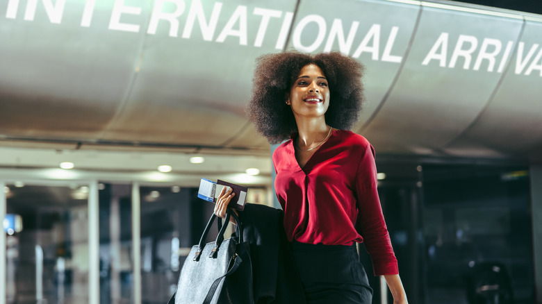 Woman arriving from abroad