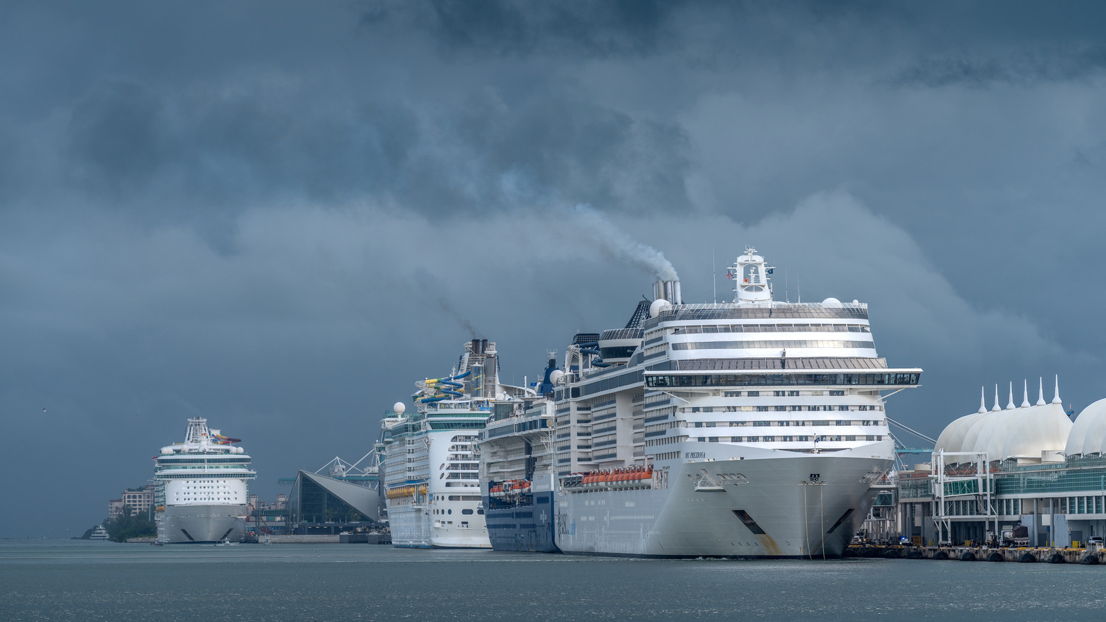 What Happens When You Are On A Cruise Ship During A Hurricane?