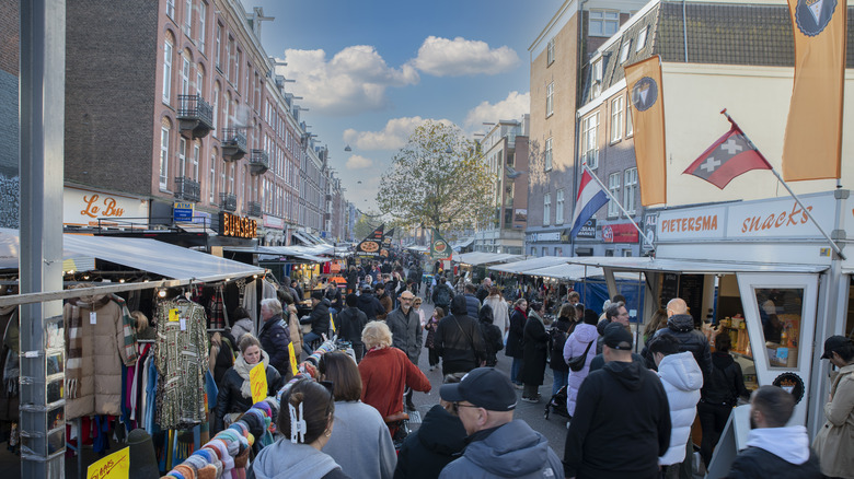 crowded Albert Cuyp Markt