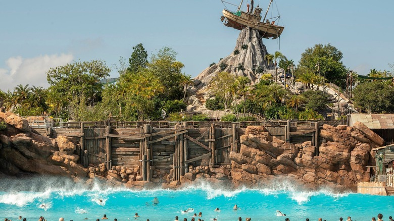 Wave pool at Typhoon Lagoon