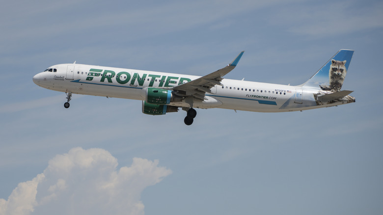 frontier airlines plane flying