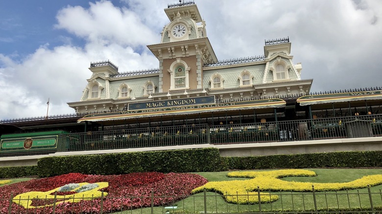 Magic Kingdom entrance railroad station