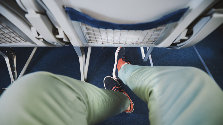 legroom on airplane seat 