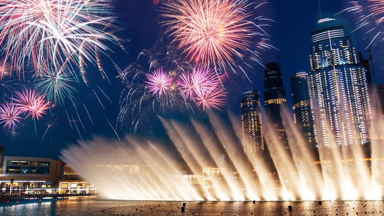 fountain show at Dubai Mall