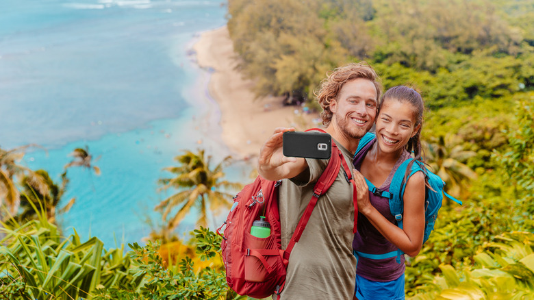 A hiking couple in Kauai