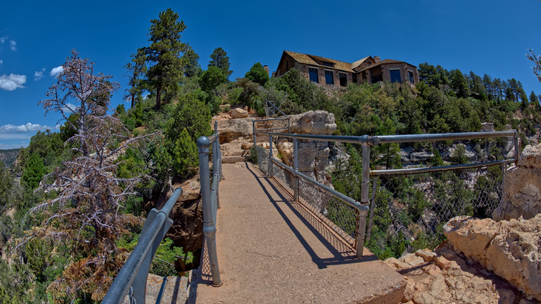 Bright Angel Lodge outdoor entrance