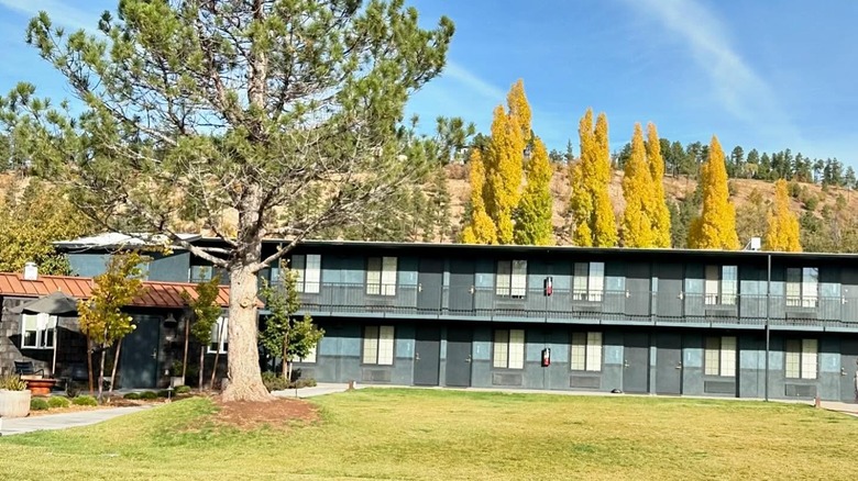 High Country Motor Lodge exterior