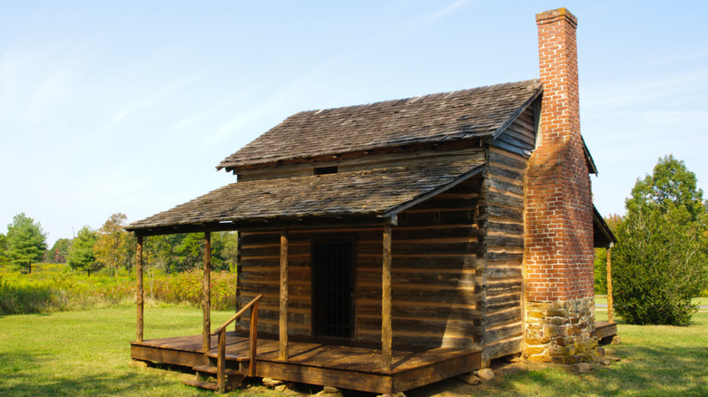 historical cabin in Cowpens