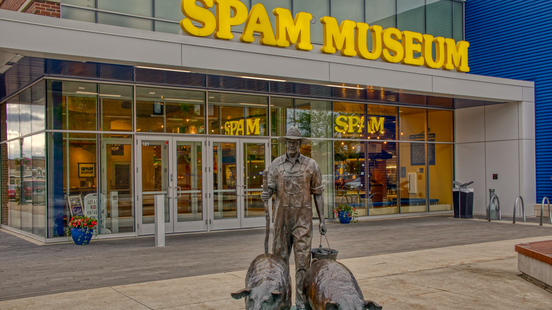 Statue at the SPAM Museum