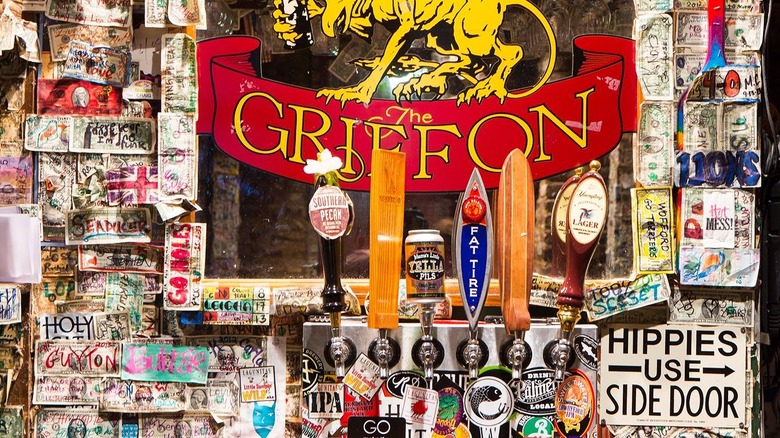 the griffon bar interior