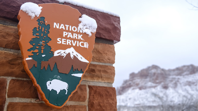 national park service sign