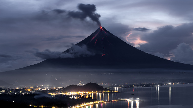 Mayon volcano Philippines
