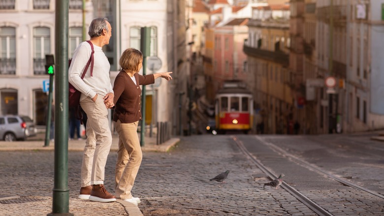 couple on Lisbon street