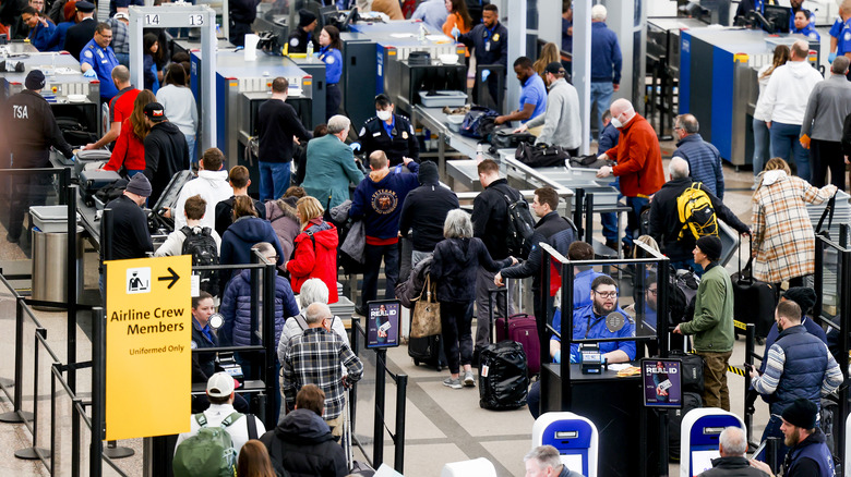 Crowded TSA lines