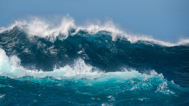 Atlantic wave breaking