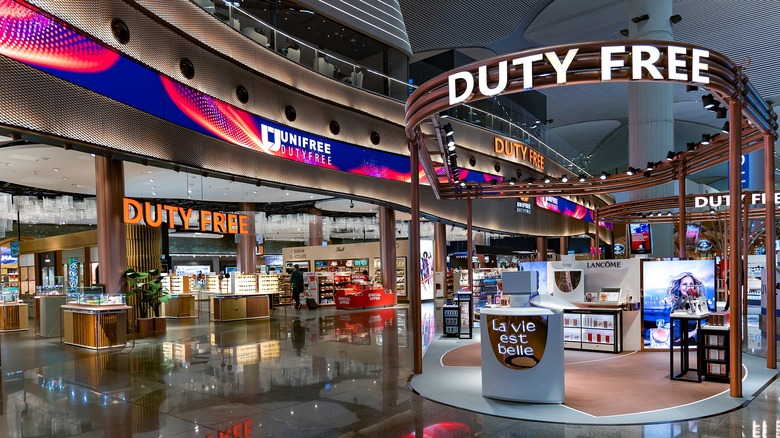  Istanbul Airport duty-free shops 